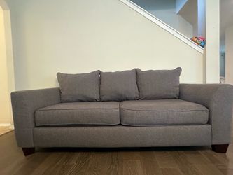 Modern Gray Sofa 🛋️ Deep Cushions & Contemporary Comfort – NEGOTIABLE