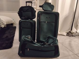Luggage set