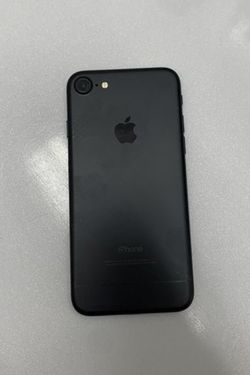 iPhone 7 unlocked excellent condition! $159