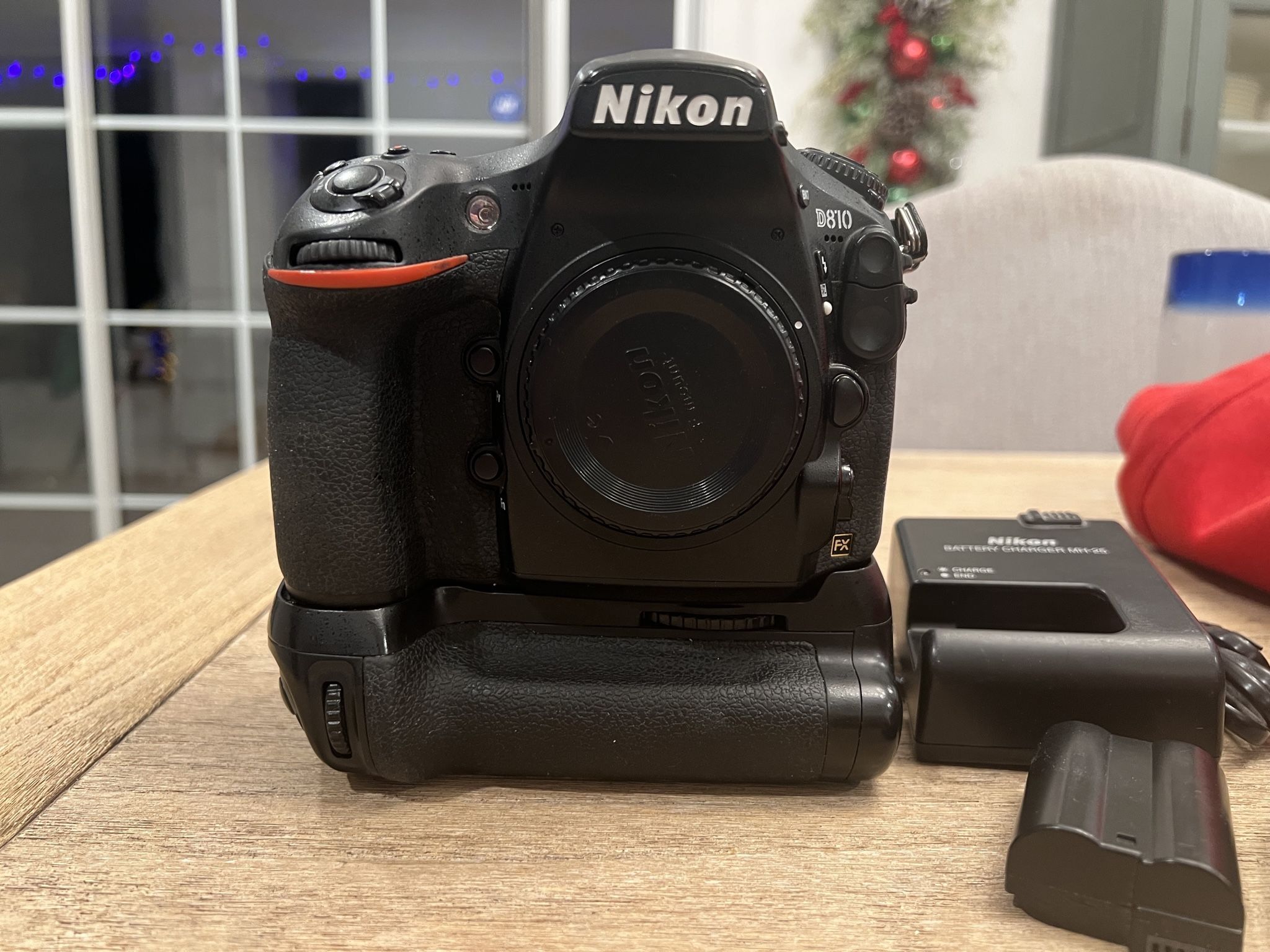 Nikon D810 with battery grip, 2 batteries