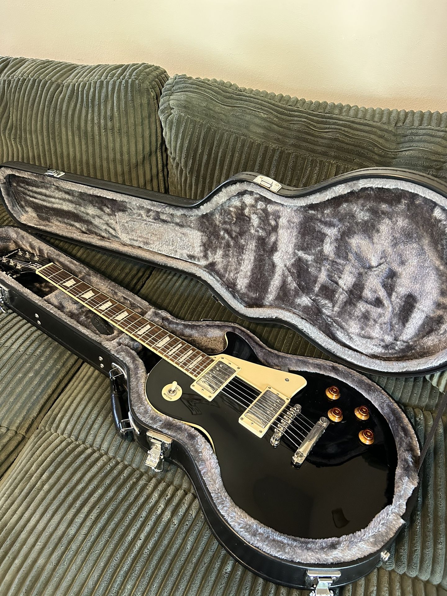 Epiphone Les Paul Standard w/ Case