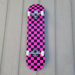 CHECKER SKATEBOARD SIZE 8.0
