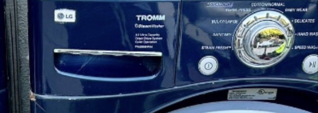 LG Tromm Navy Blue - Washer & Dryer Set, with Pullout Storage Drawer Base *W#WM2688HNM & D#DLG8388NM