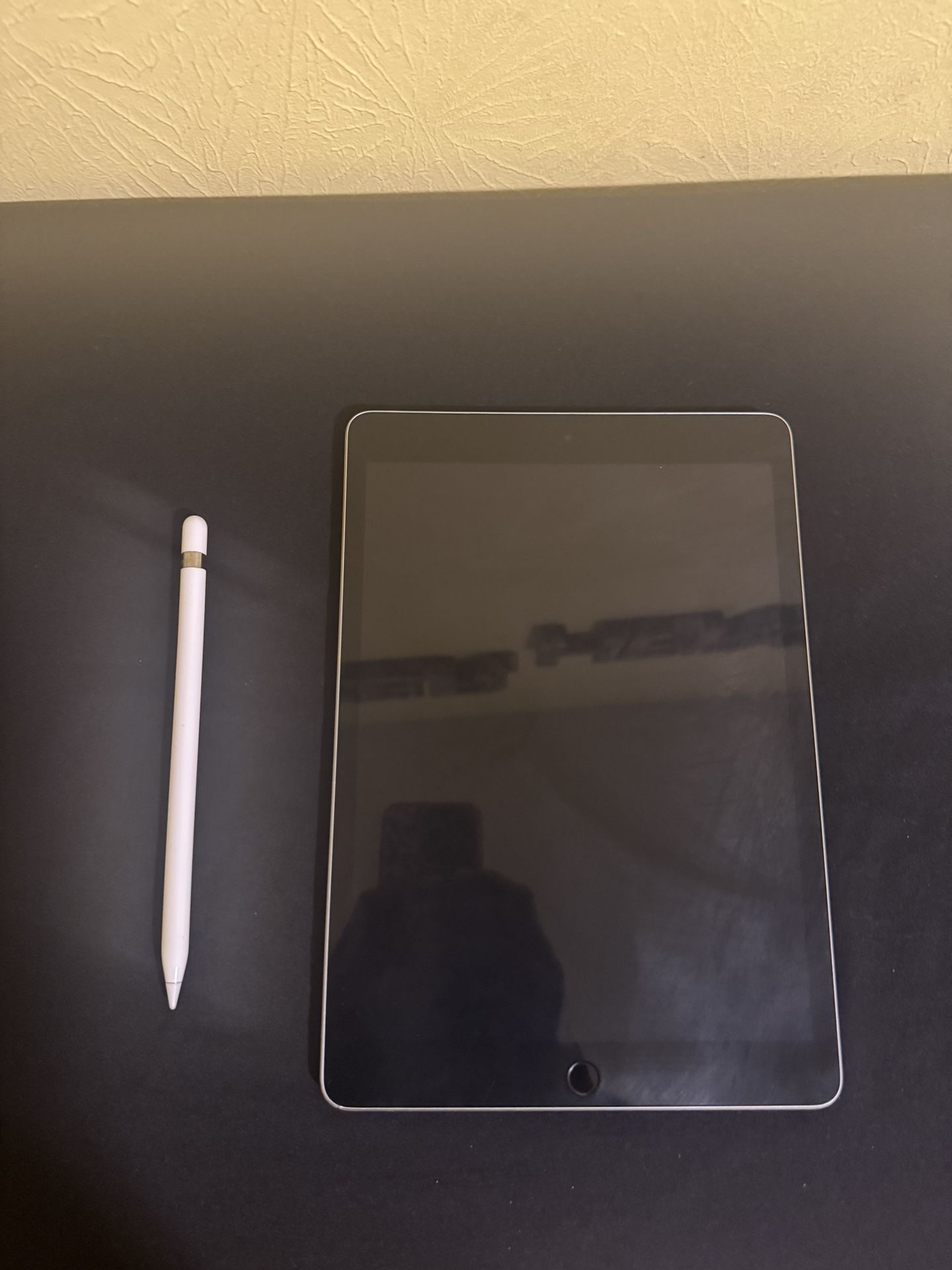 Amazing IPAD 9TH Gen 256GB with Apple Pencil 1ST GEN