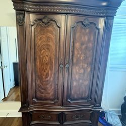 Beautiful Wood Bedroom Set With Marble Countertops.
