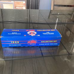 660 baseball cards from 1989 with 56 motion cards