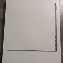 2023 MacBook Air 13.6-inch | 8GB Unified Memory | 256GB SSD | Model No. A2681 