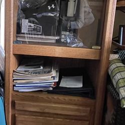 2 Shelves With Glass Doors