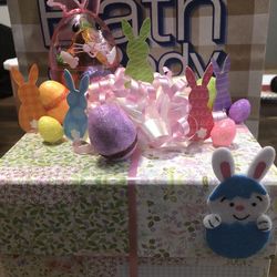 #3 Happy Easter Decorated Box Gift Set Strawberry Pound Cake Bath And Body Works