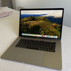 2019 Macbook Pro 15 inch i9 / 32GB