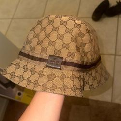Gucci Bucket hat 