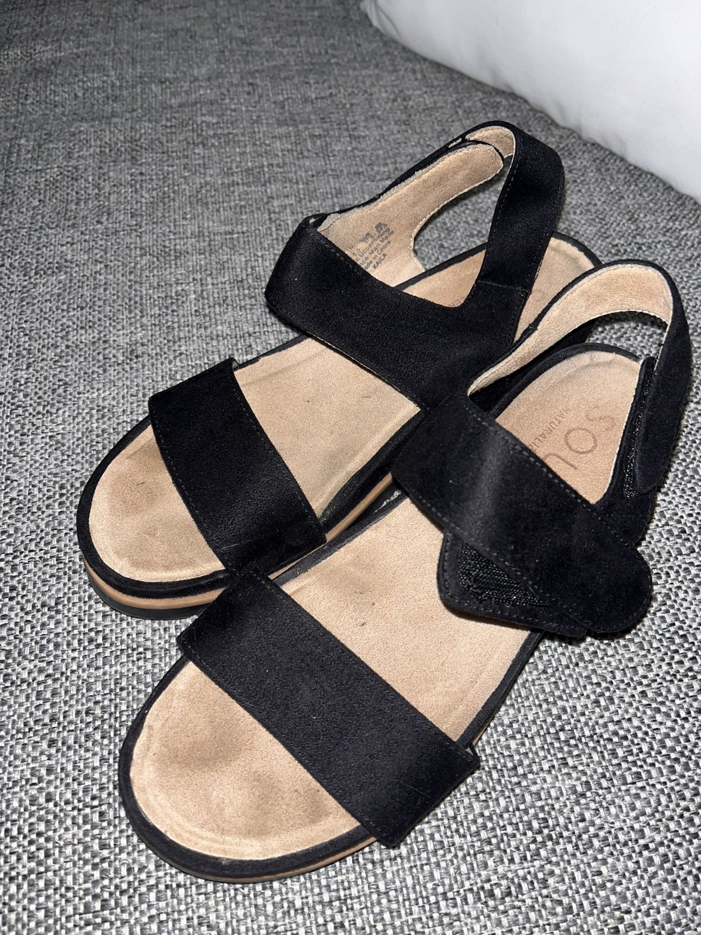 Black Wedges