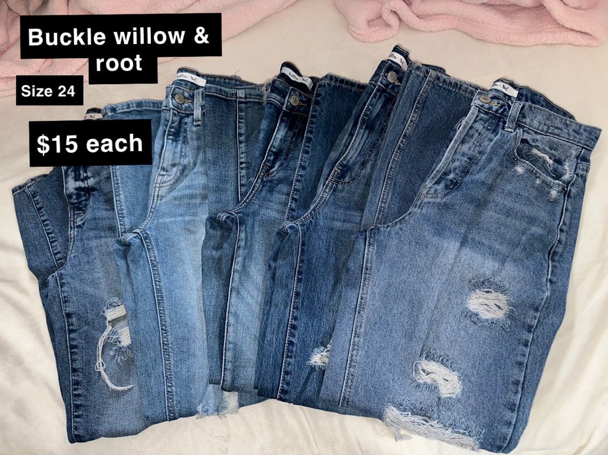 Women’s/ Juniors Jeans