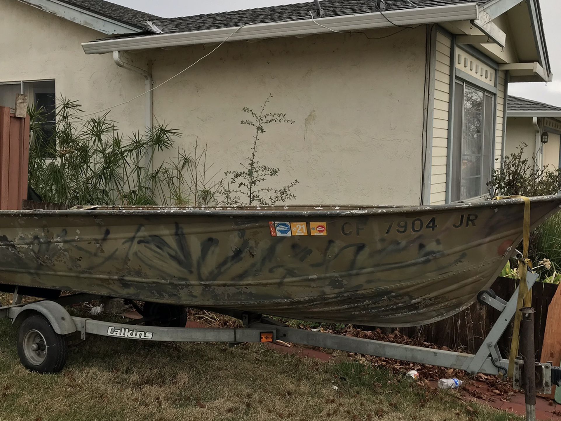 14 Ft Aluminum Boat With Trailer $1200