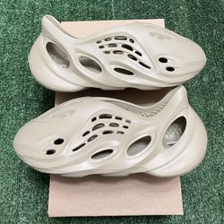 DS Adidas Yeezy Stone Salt Foam Funner  size 12 