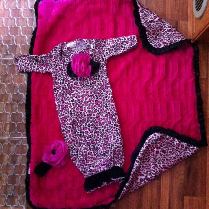 Cach cach baby girl layette set bow gown and blanket
