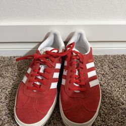 Women’s adidas size 9