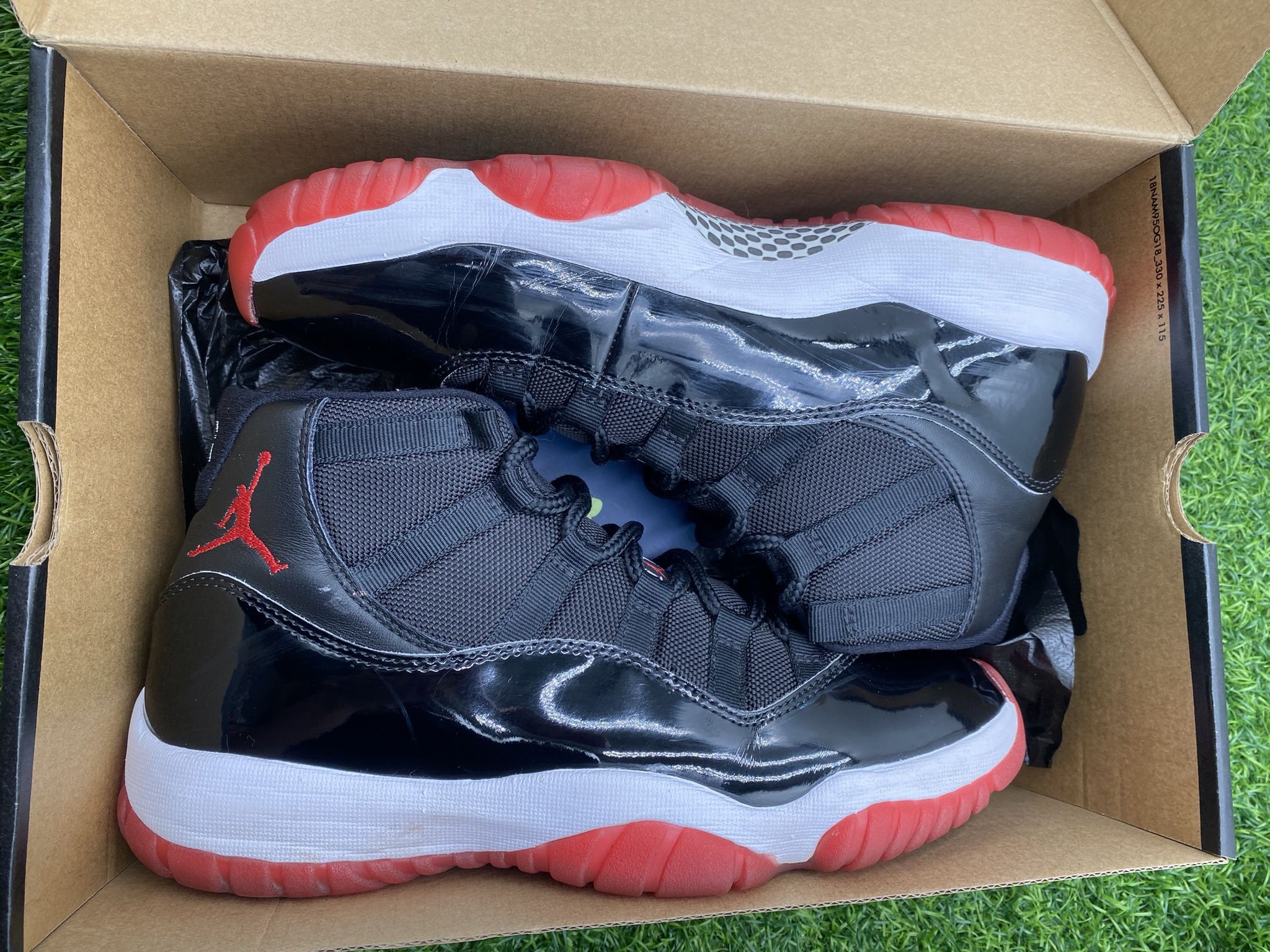 Jordan 11 “Playoff Bred” Size 9M