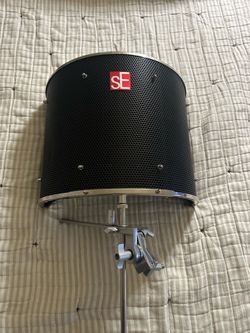 SE Microphone Isolation Shield