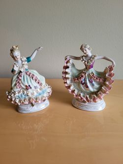 COLLECTIBLE VINTAGE PORCELAIN FIGURINES IN PRISTINE CONDITION