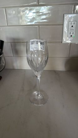 Mikasa D’Amore Crystal Wine Glasses (12)