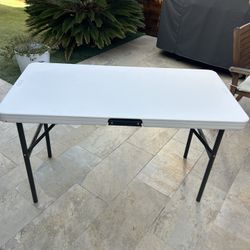 Lifetime Plastic Table 