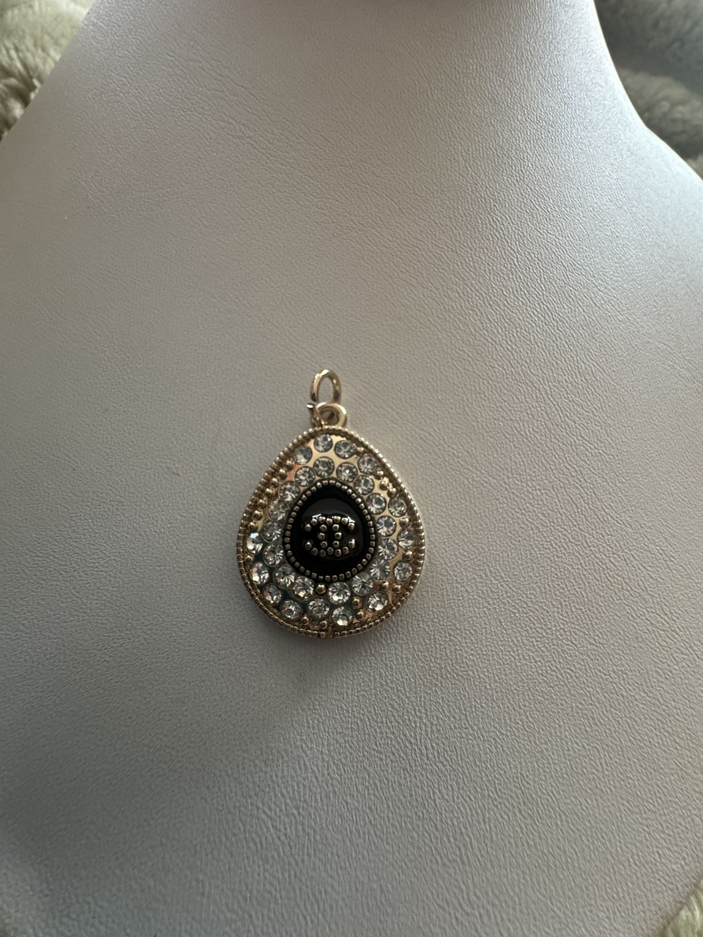 EUC Chanel Rhinestone & Enamel Zipper Pull Charm