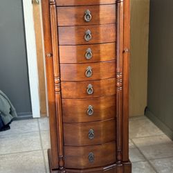 Stand Up Jewelry Box