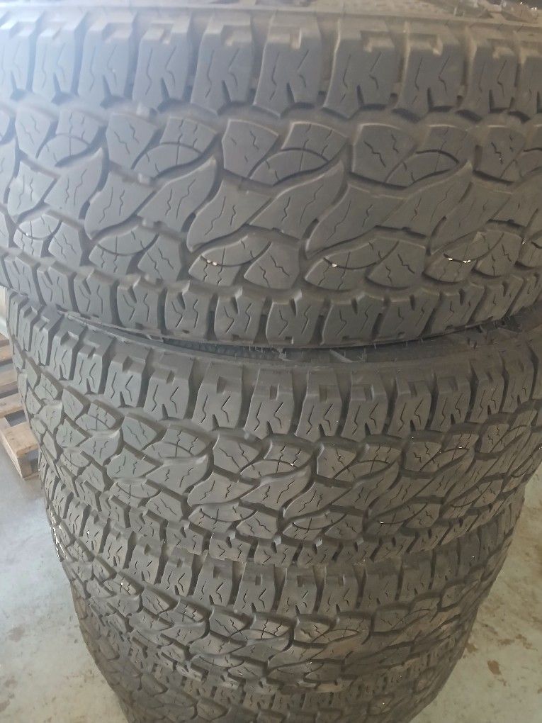 LT285/70R17 Rebel Hawk Tires 70% Tread (4)