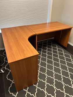 Computer desk