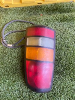 2002 Chevy Silverado Passenger/Right Side Tail Light