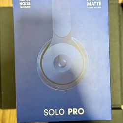 Beats Solo Pro Blue