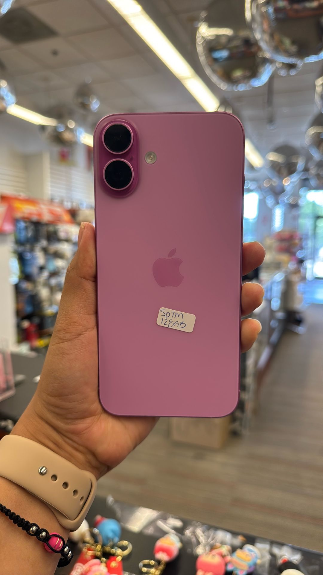 iPhone 16 Plus