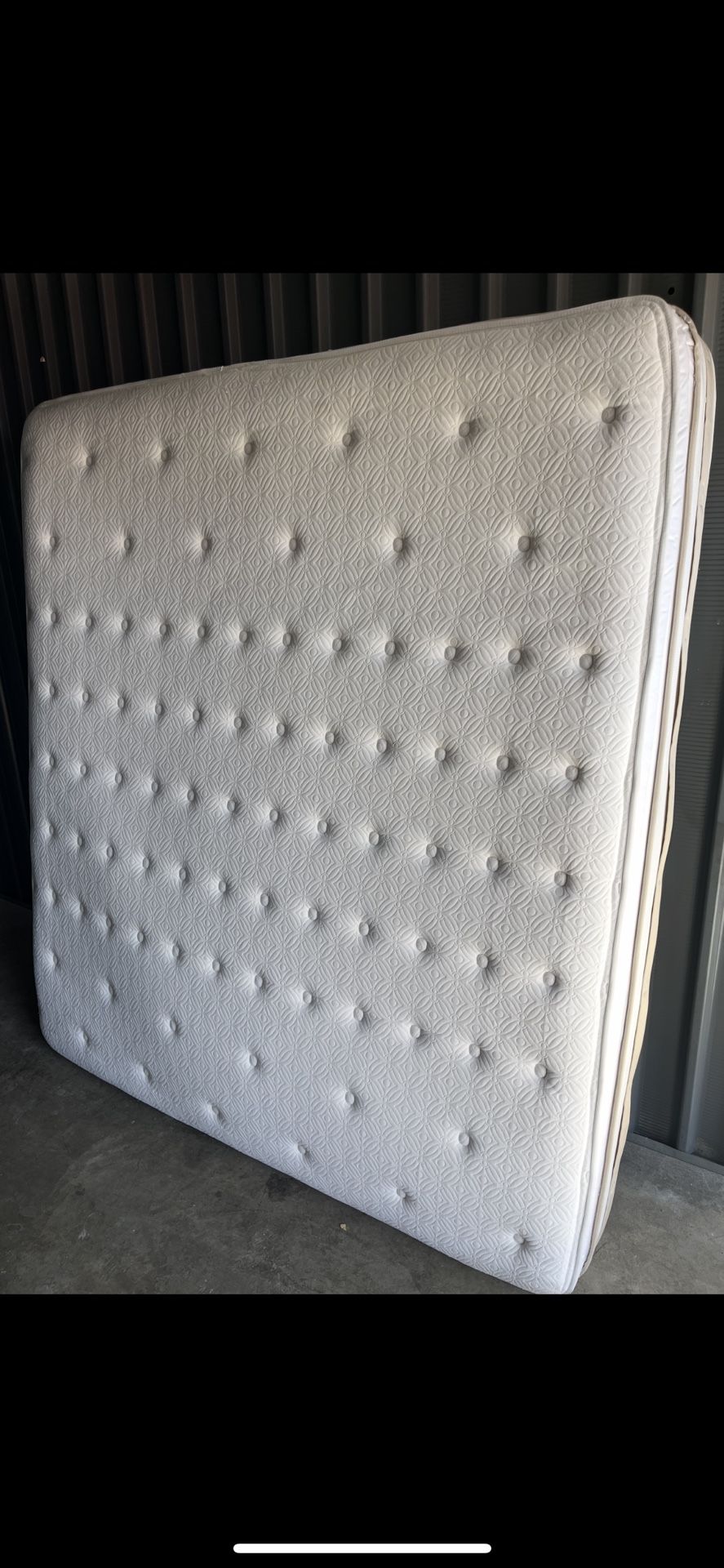 King Size Mattress w/Box Spring