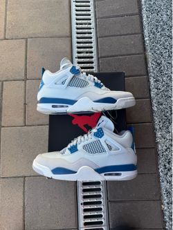 Jordan 4 Military Blue size 11
