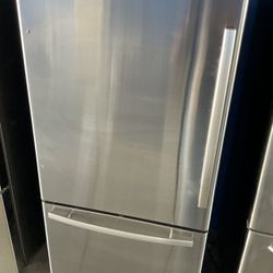 Whirlpool 33 inch Bottom Freezer Fridge 
