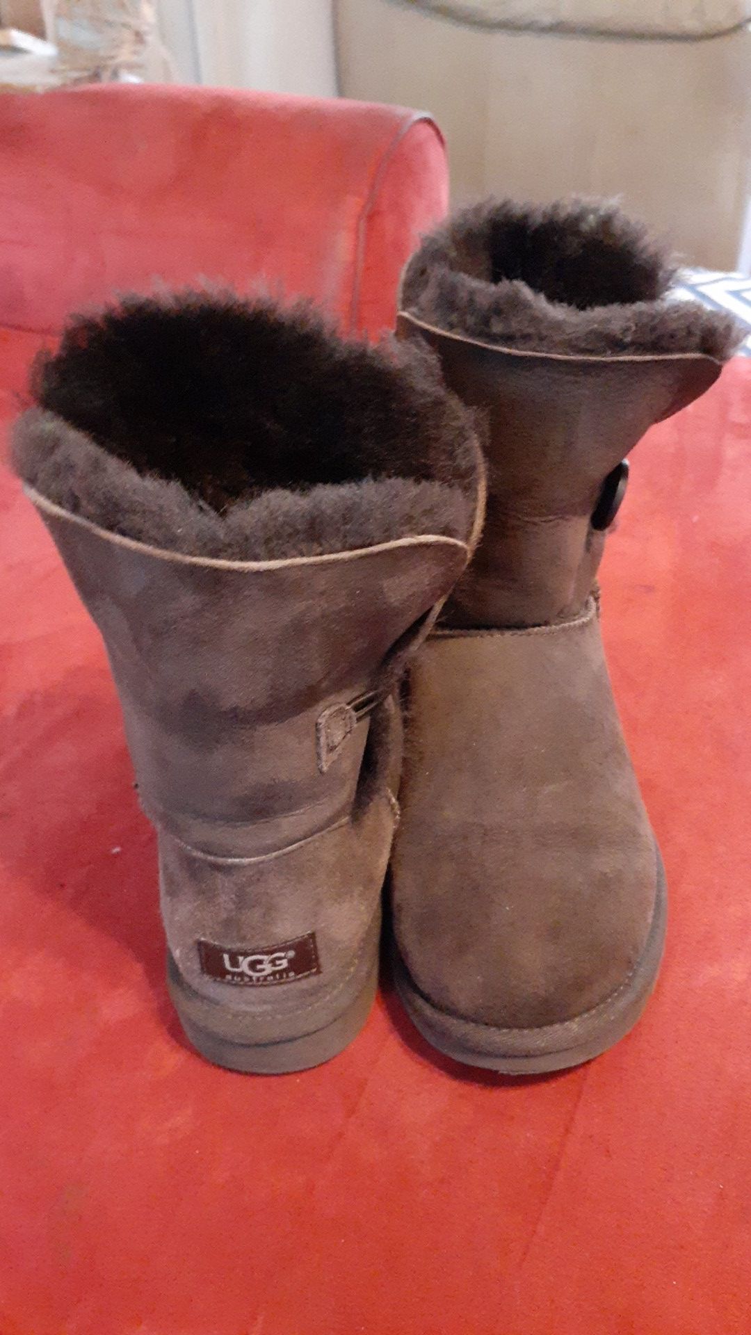 UGG: The Bailey Button II Boot; size 5.5