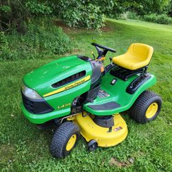 John Deere LA105 Lawn Mower