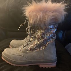 Brand New Girls Size 4 Justice Boots , Gray/pink Sparkly 