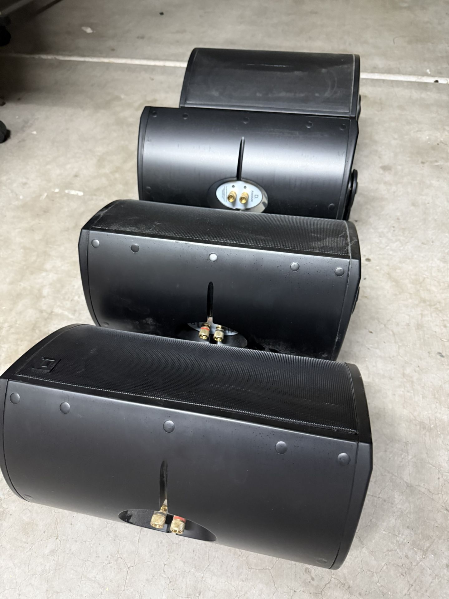 DEFINITIVE TECHNOLOGY Indoor/outdoor Speakers