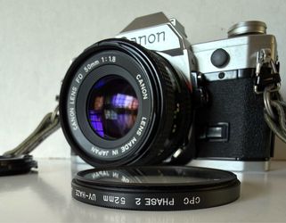 Canon AE-1 35mm Manual SLR Film Camera with 50mm 1:1.8 Lens