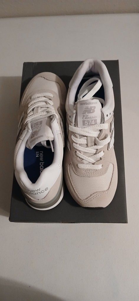 New Balance 574 Core Sneakers – Size 6W / 4.5M