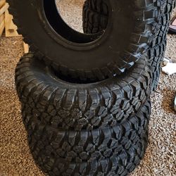 32x10x14  UTV new tires