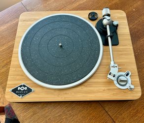 House of Marley Stir It Up Bluetooth Turntable / Record Player – Like New