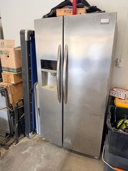 Frigidaire Fridge