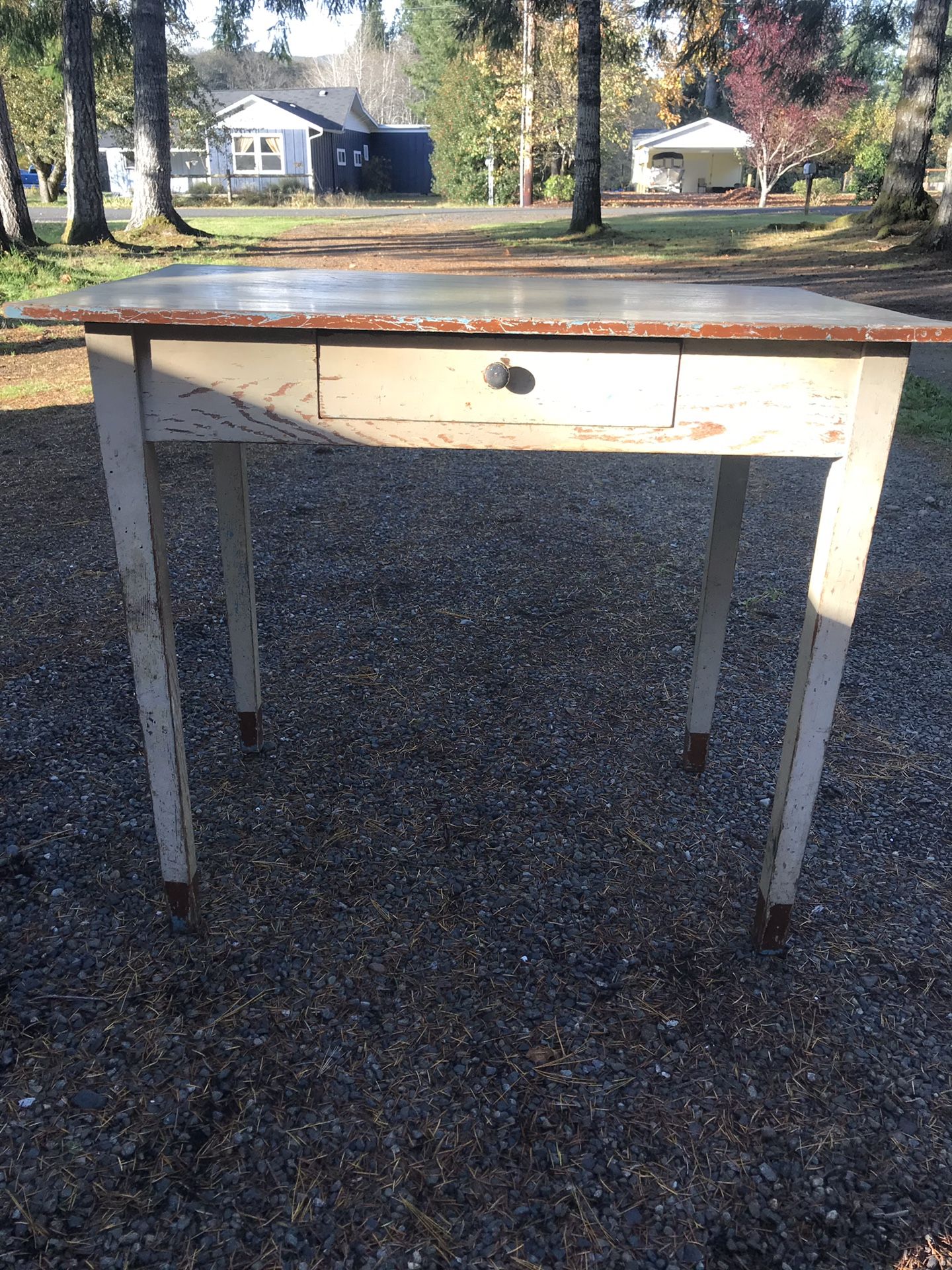 Old table shabby chic