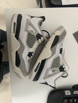 Used Jordan 4 Military Blk Size 7y