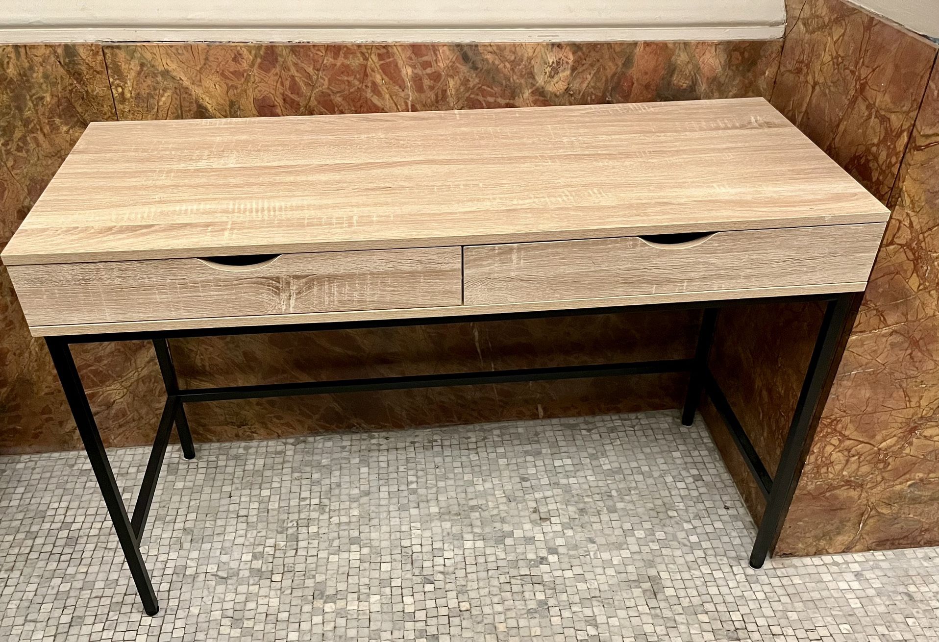 Modern Desk Like New + Chair + Lamp