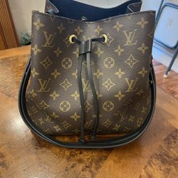 Authentic Louis Vuitton Purse 