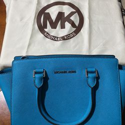 Michael Kors Selma medium satchel bag  Satchel bags, Leather satchel bag,  Michael kors selma medium